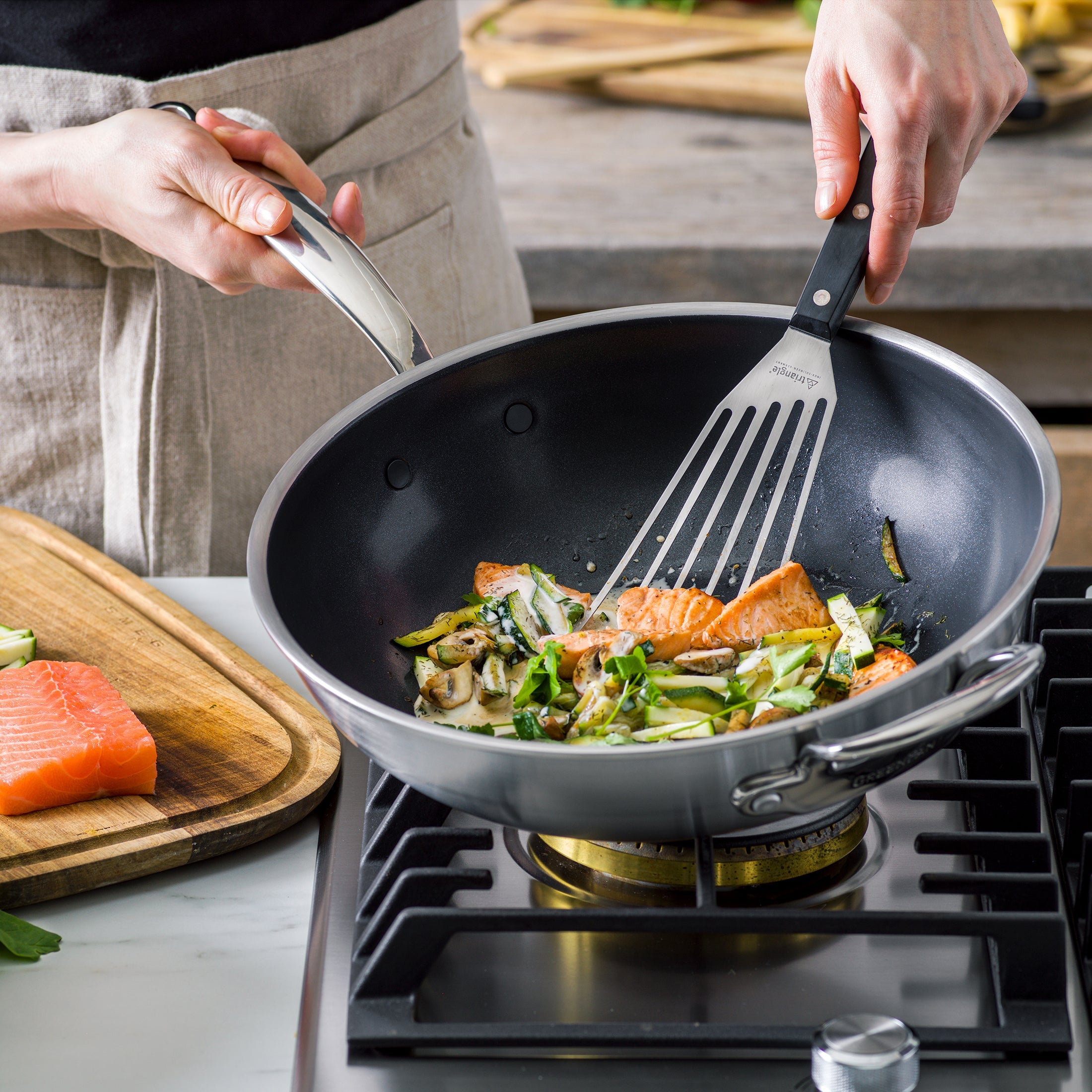 Premiere Wok 30cm zilver op vuur